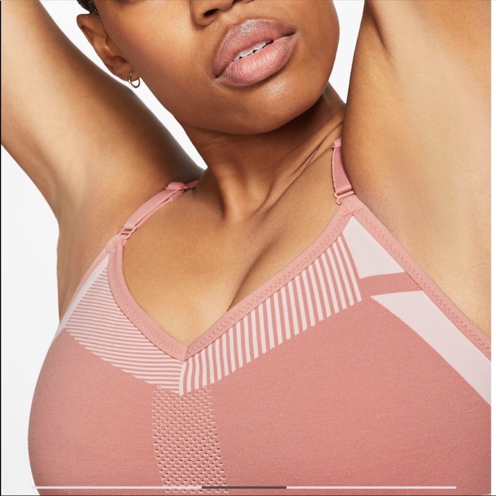 Nike Indy Flyknit Bra - Picture 4 of 6